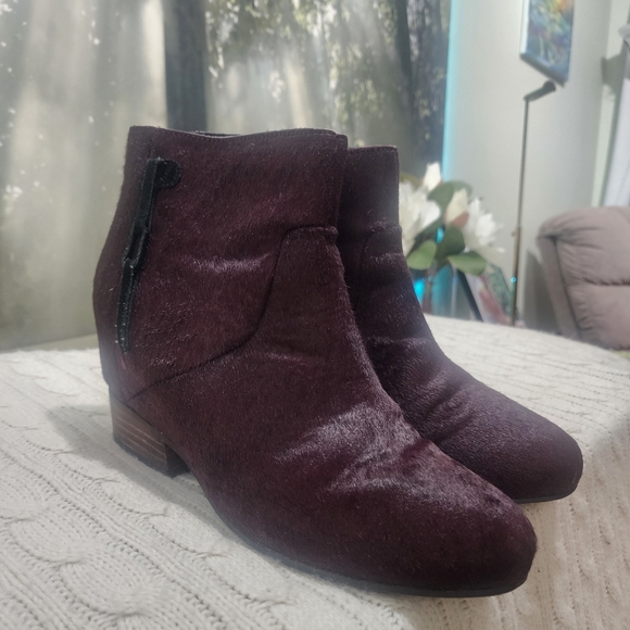 Very Volatile Shoes - Burgundy Leather Hidden Wedge Poni Hsir. Boots